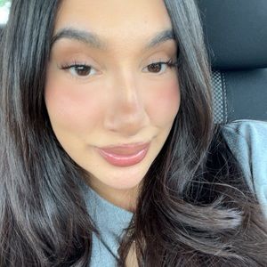 Meet your Posher, Angelica